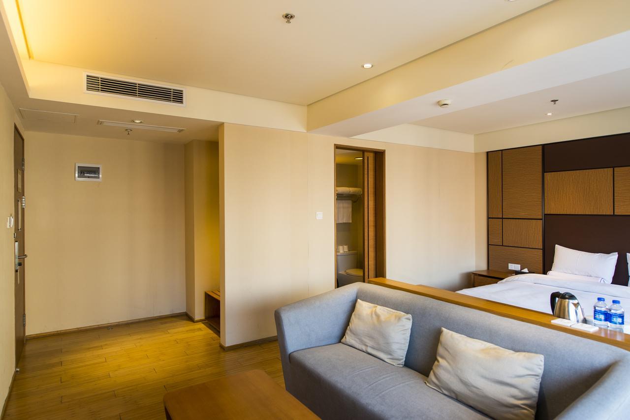 Ji Hotel Shanghai Guangda Liuzhou Road Екстериор снимка